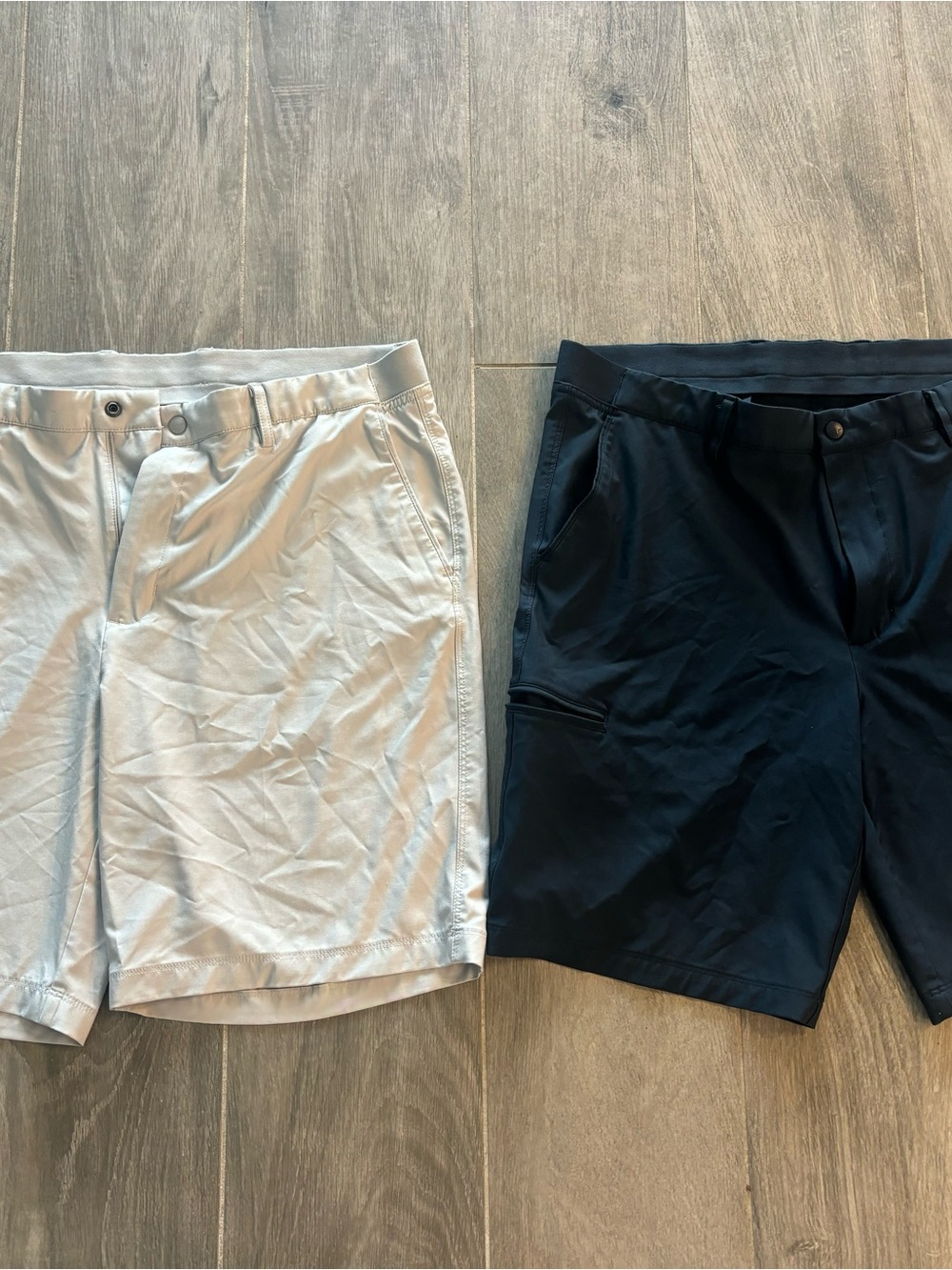 Men's Performance Shorts in Light Gray and Navy- Greg Norman brand